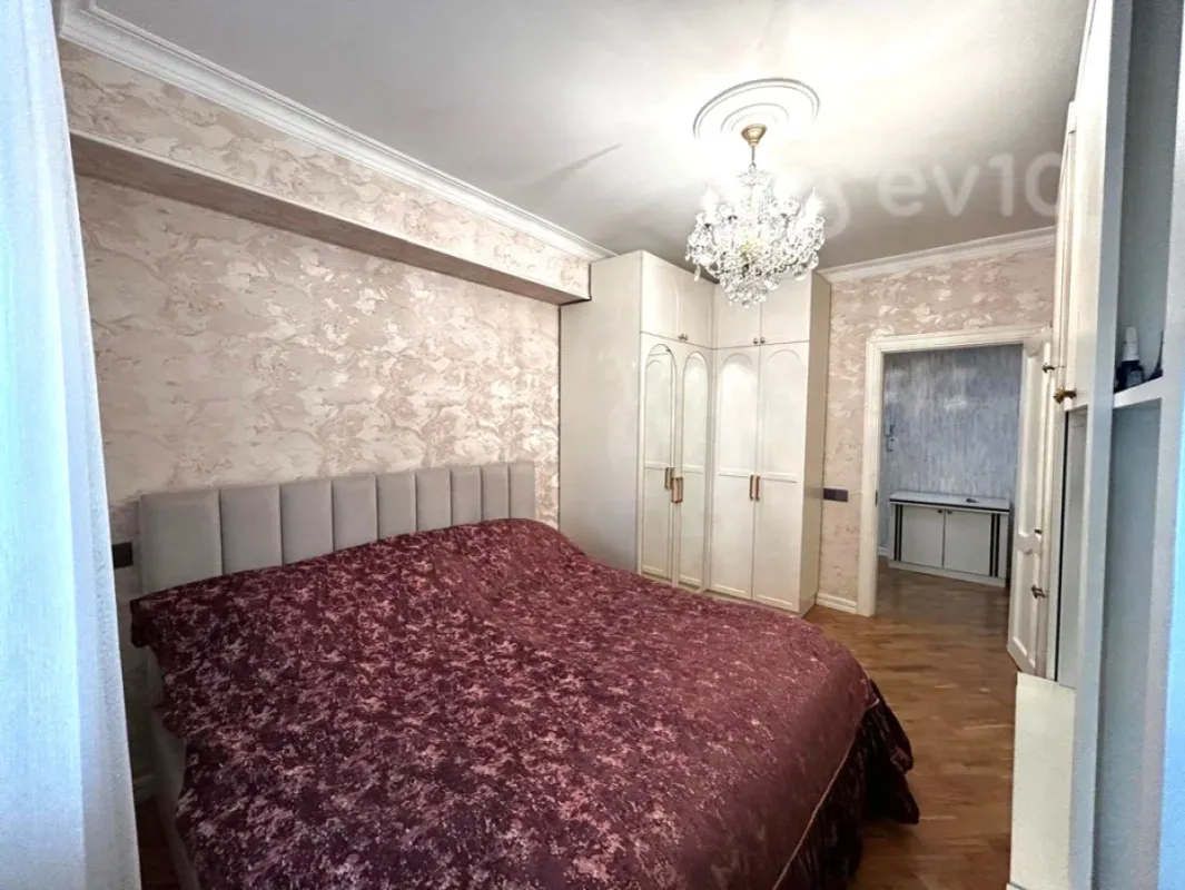 Satılır 3 otaqlı köhnə tikili 70 m²