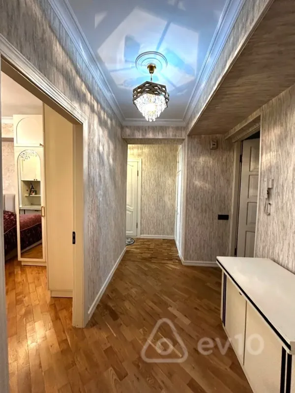 Satılır 3 otaqlı köhnə tikili 70 m²