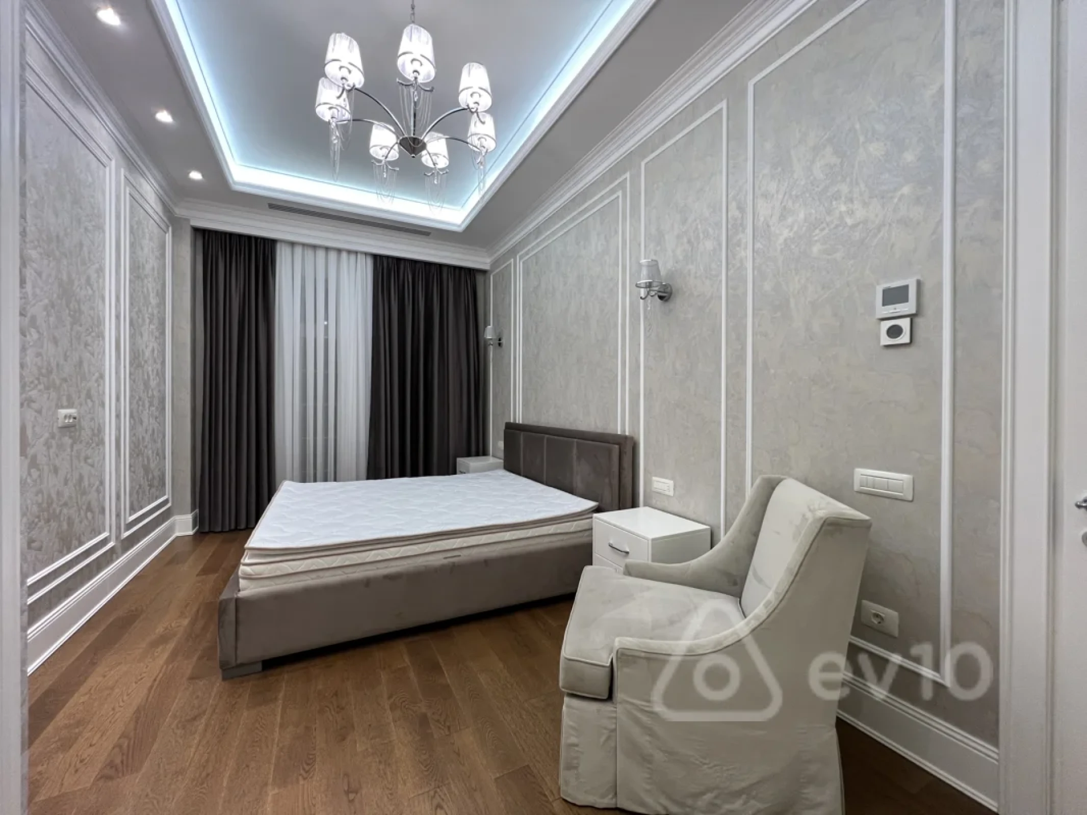 Kirayə verilir 4 otaqlı yeni tikili 210 m²