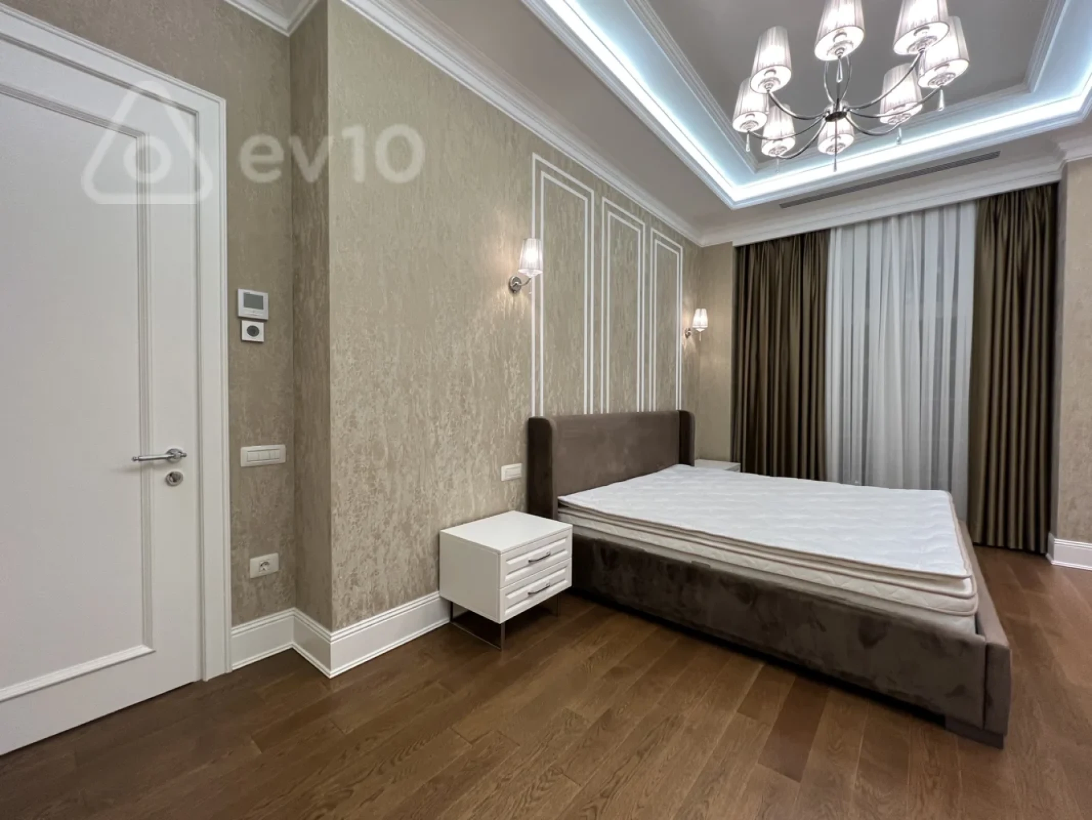 Kirayə verilir 4 otaqlı yeni tikili 210 m²