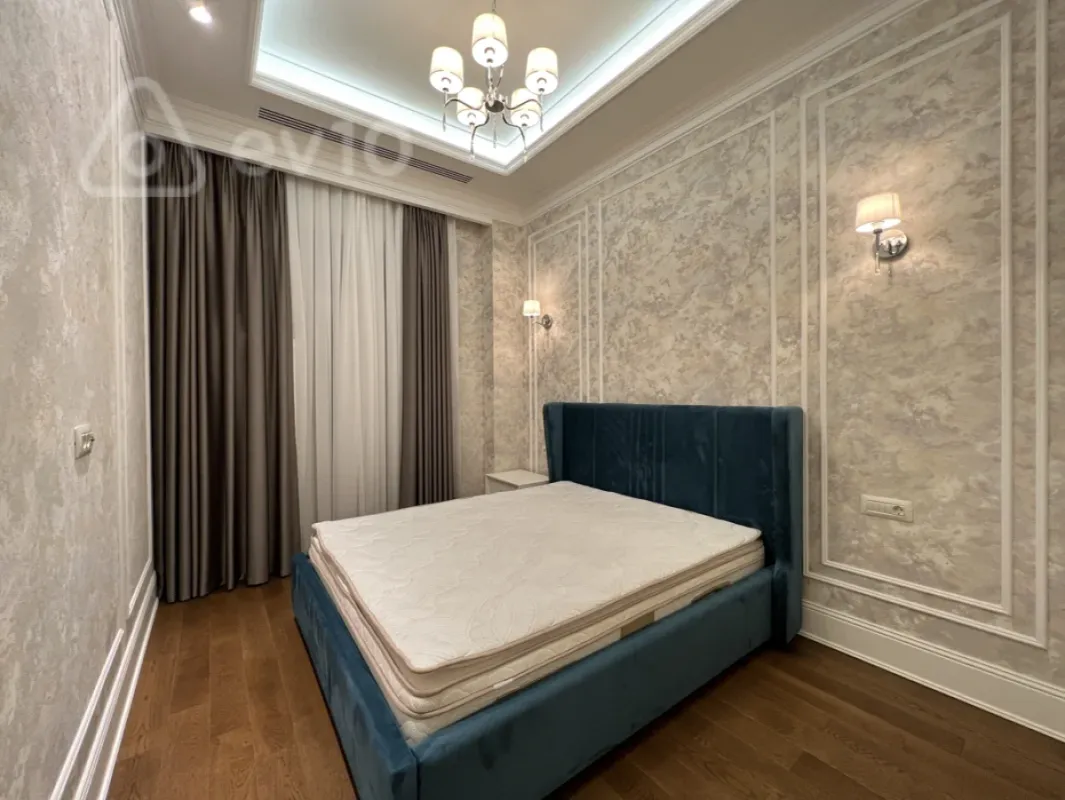 Kirayə verilir 4 otaqlı yeni tikili 210 m²