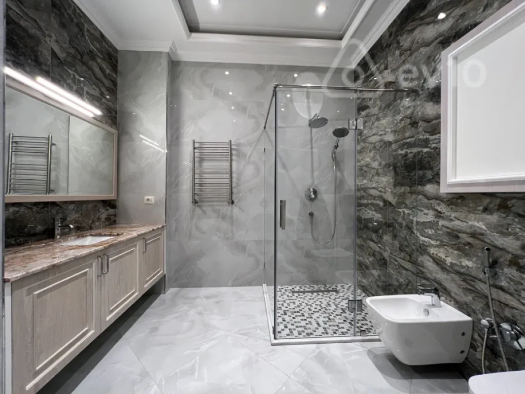 Kirayə verilir 4 otaqlı yeni tikili 210 m²