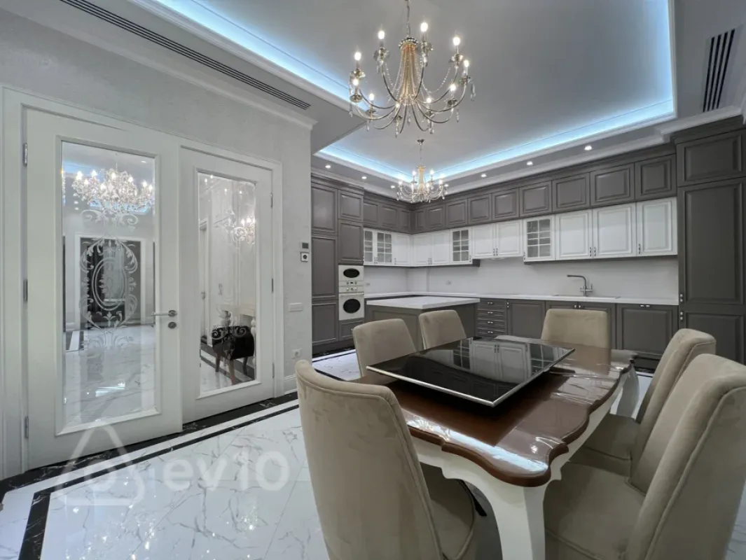 Kirayə verilir 4 otaqlı yeni tikili 210 m²