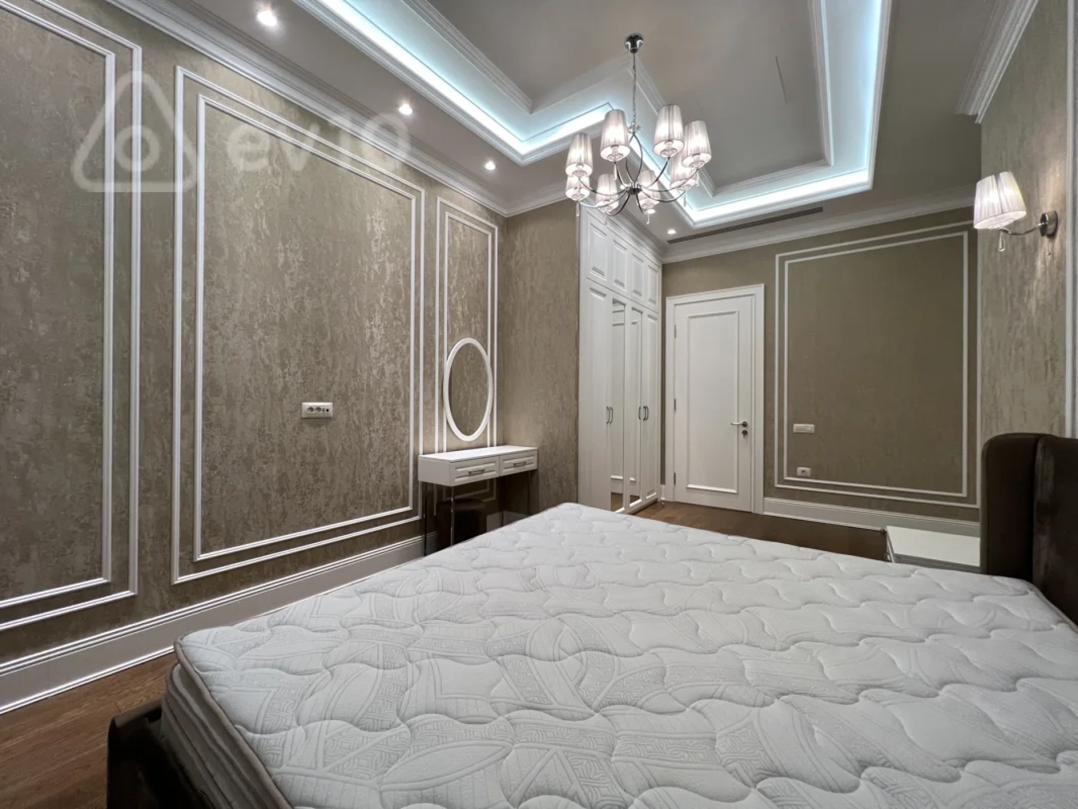 Kirayə verilir 4 otaqlı yeni tikili 210 m²