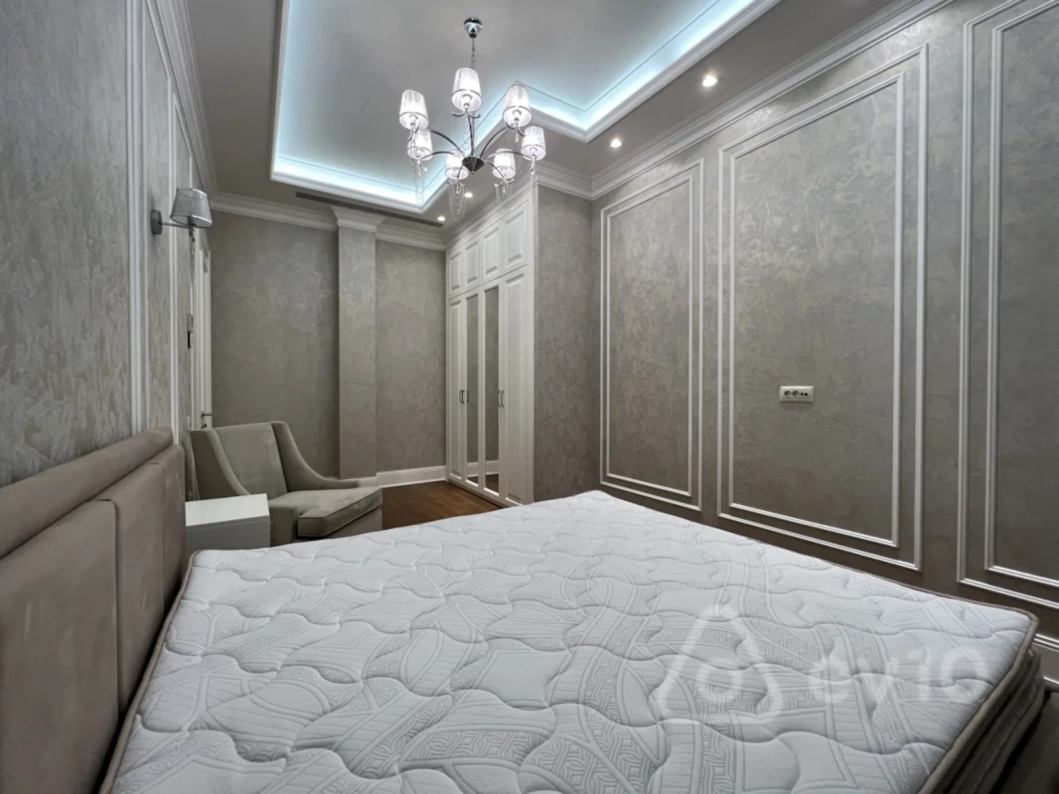 Kirayə verilir 4 otaqlı yeni tikili 210 m²