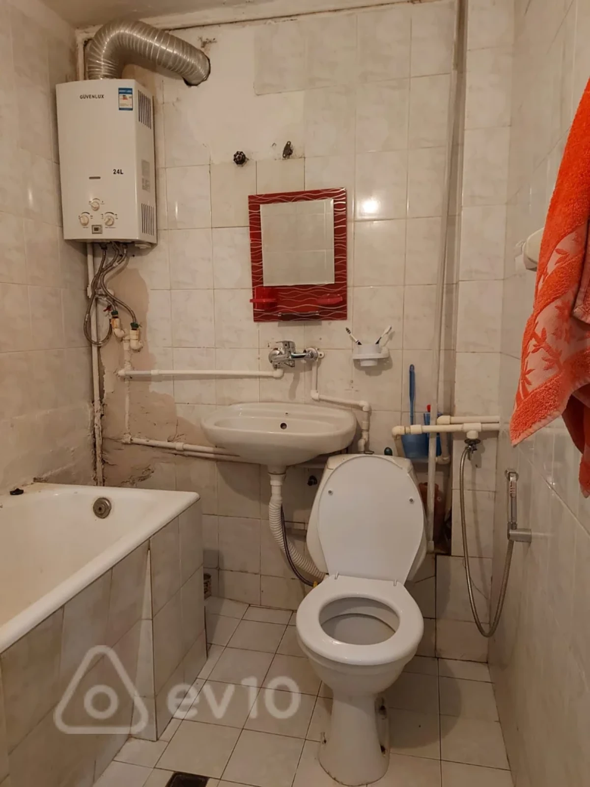 Kirayə verilir 2 otaqlı köhnə tikili 45 m²