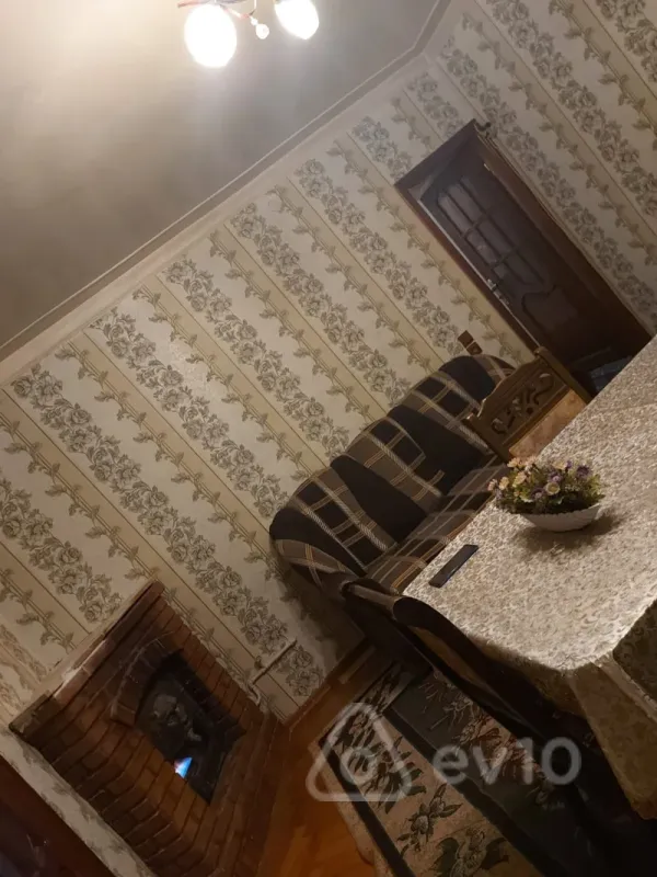 Kirayə verilir 2 otaqlı köhnə tikili 45 m²