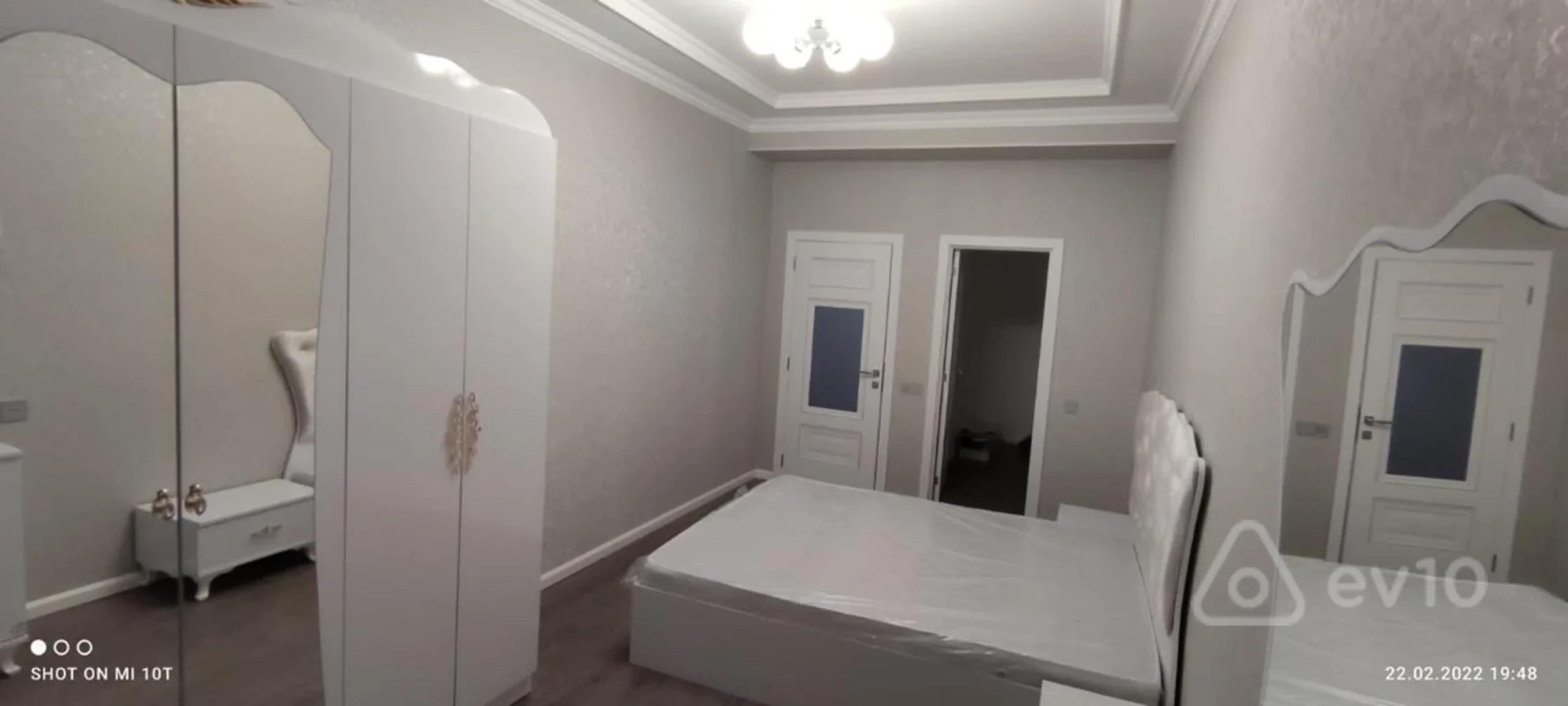 Satılır 2 otaqlı yeni tikili 90 m²