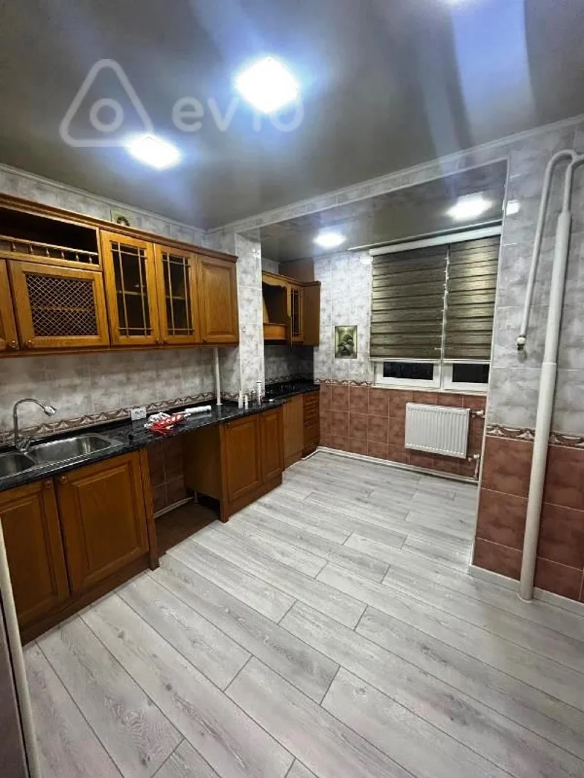 Satılır 3 otaqlı köhnə tikili 80 m²