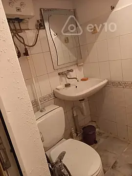 Kirayə verilir 2 otaqlı köhnə tikili 45 m²