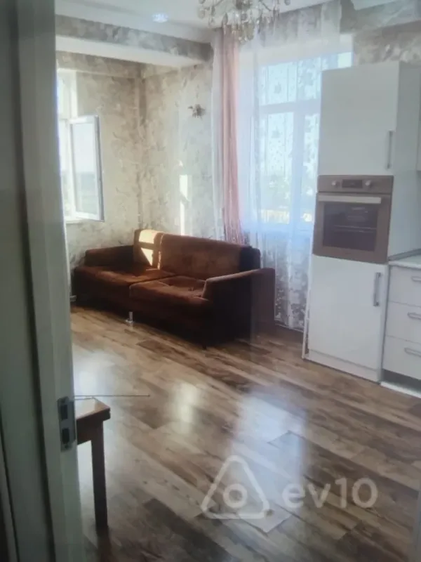 Kirayə verilir 3 otaqlı yeni tikili 65 m²