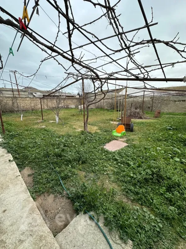 Satılır 7 otaqlı həyət evi 240 m²