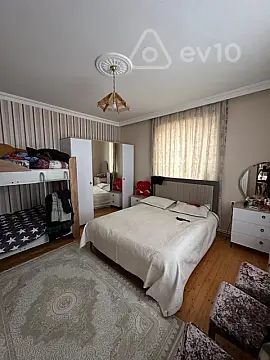 Satılır 7 otaqlı həyət evi 240 m²