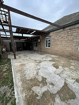 Satılır 7 otaqlı həyət evi 240 m²