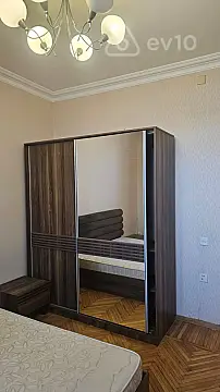 Kirayə verilir 2 otaqlı köhnə tikili 67 m²