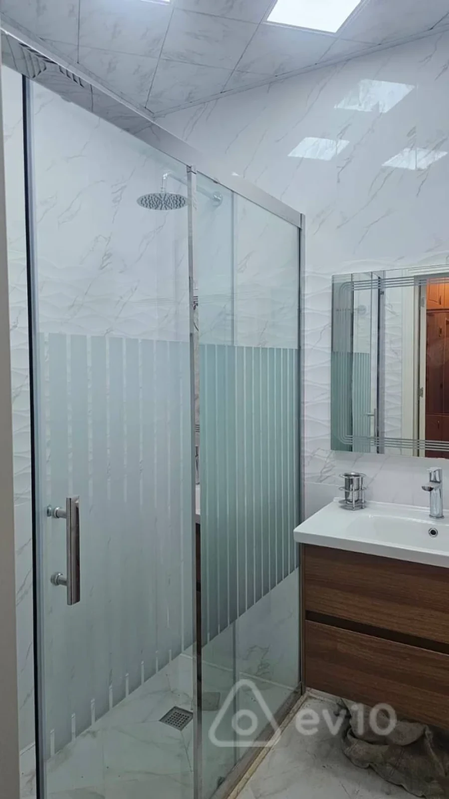 Kirayə verilir 2 otaqlı köhnə tikili 67 m²