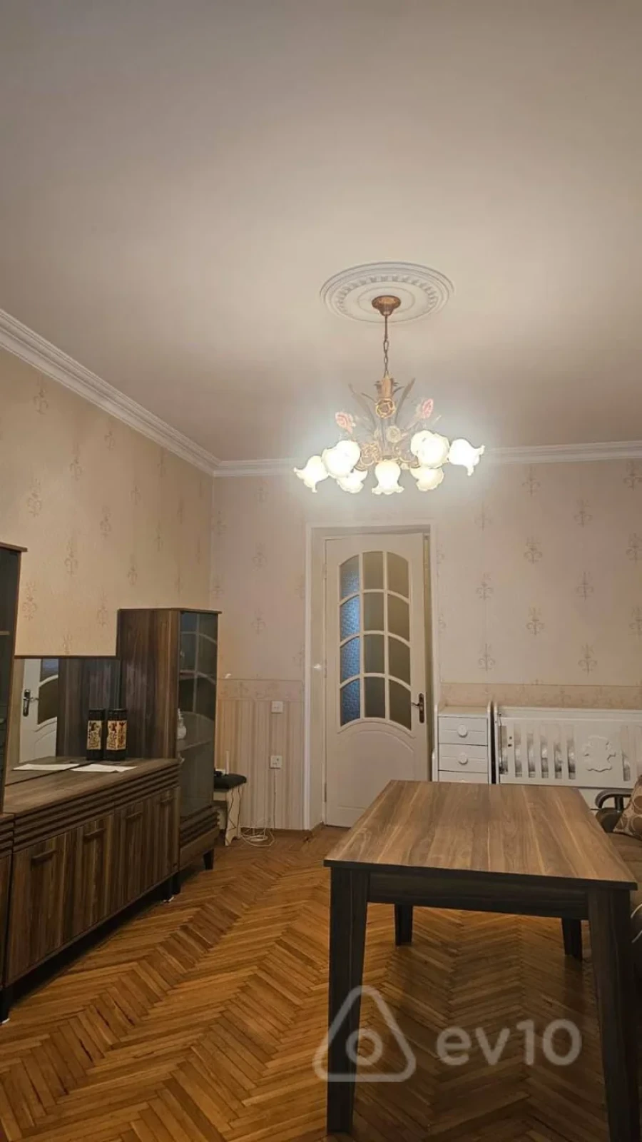 Kirayə verilir 2 otaqlı köhnə tikili 67 m²