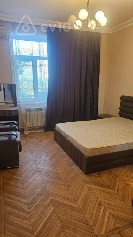 Kirayə verilir 2 otaqlı köhnə tikili 67 m²