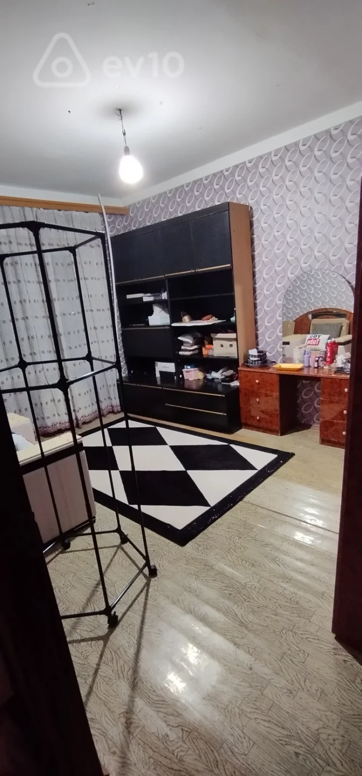 Satılır 3 otaqlı köhnə tikili 80 m²