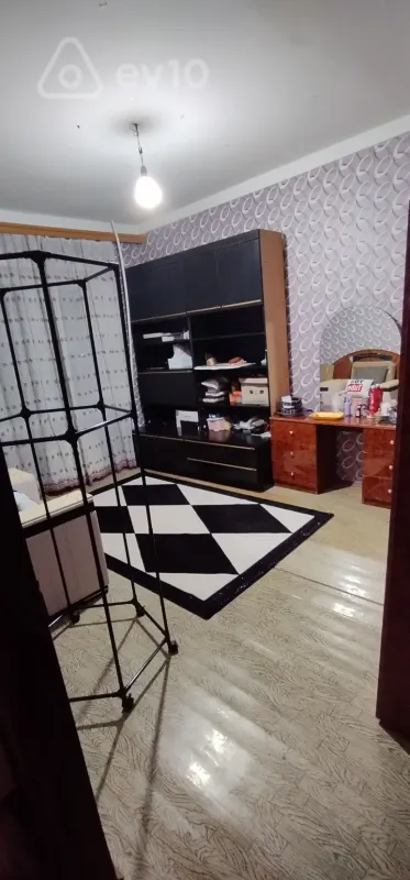 Satılır 3 otaqlı köhnə tikili 80 m²