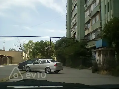 Satılır 3 otaqlı köhnə tikili 80 m²