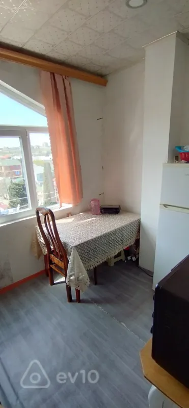 Satılır 3 otaqlı köhnə tikili 80 m²