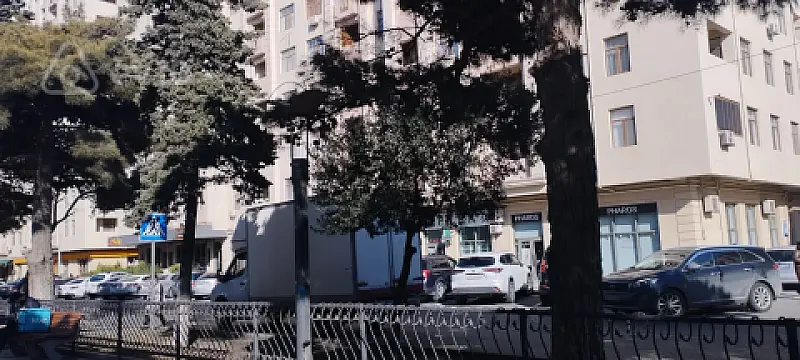 Satılır 3 otaqlı köhnə tikili 80 m²