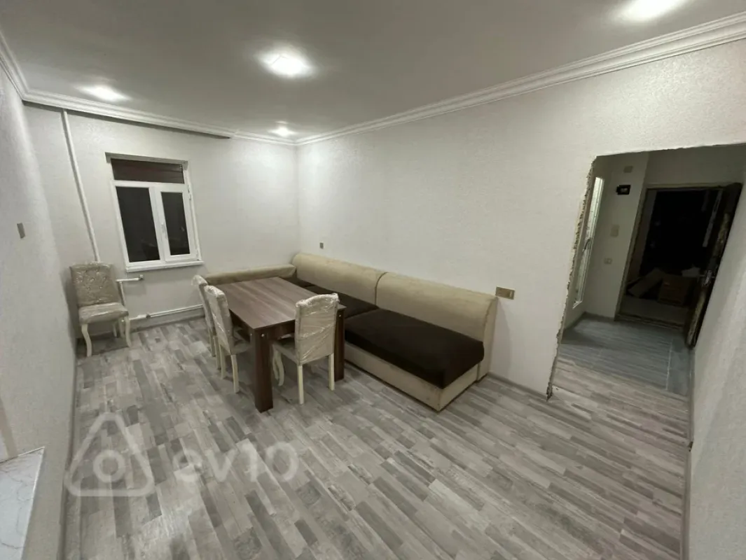 Satılır 2 otaqlı köhnə tikili 45 m²