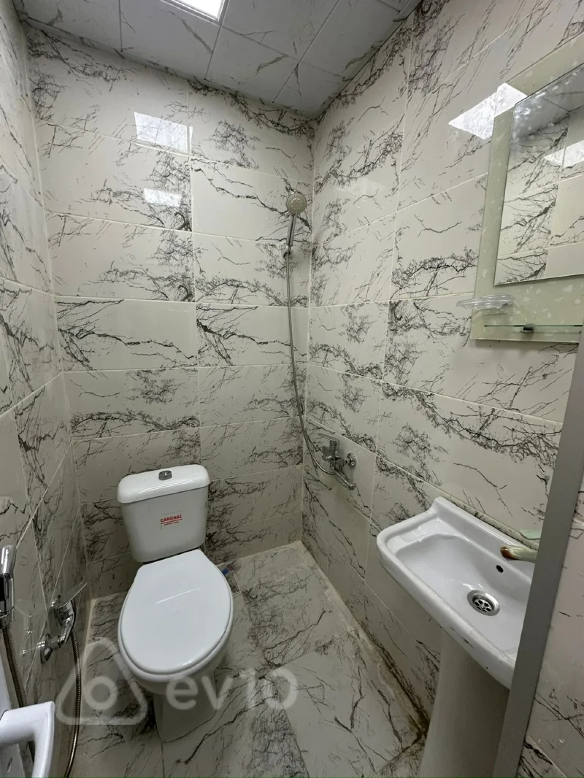 Satılır 2 otaqlı köhnə tikili 45 m²