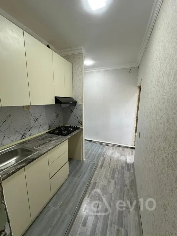 Satılır 2 otaqlı köhnə tikili 45 m²