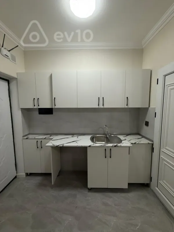 Kirayə verilir 2 otaqlı yeni tikili 45 m²