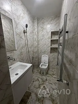 Kirayə verilir 2 otaqlı yeni tikili 45 m²