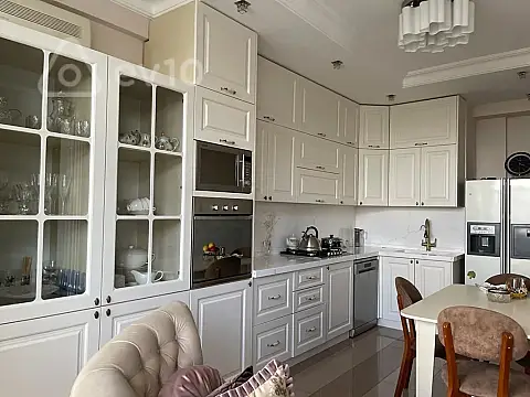 Satılır 3 otaqlı yeni tikili 120 m²