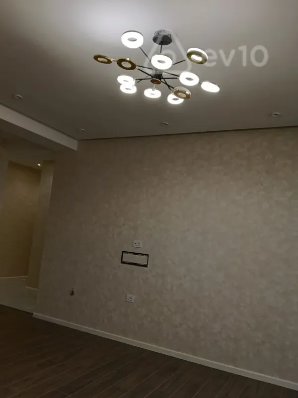 Satılır 2 otaqlı yeni tikili 82 m²