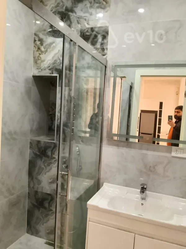 Satılır 2 otaqlı yeni tikili 82 m²