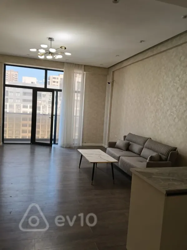 Satılır 2 otaqlı yeni tikili 82 m²