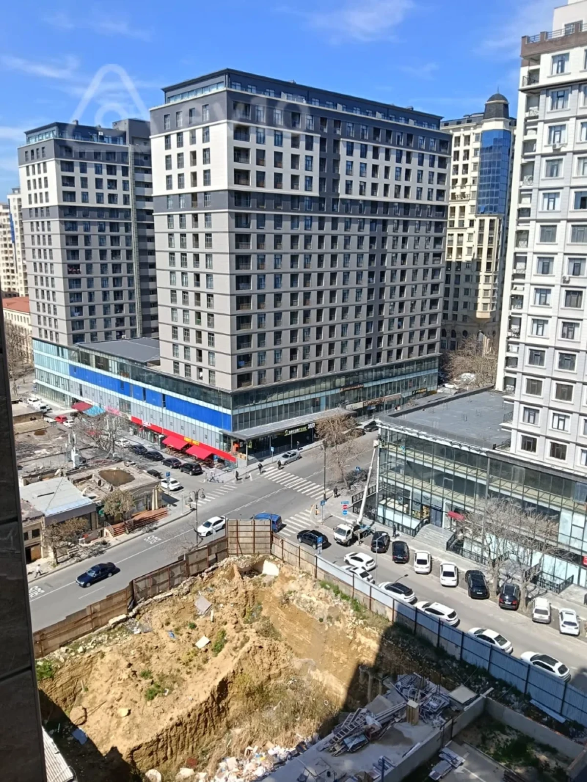 Satılır 2 otaqlı yeni tikili 82 m²
