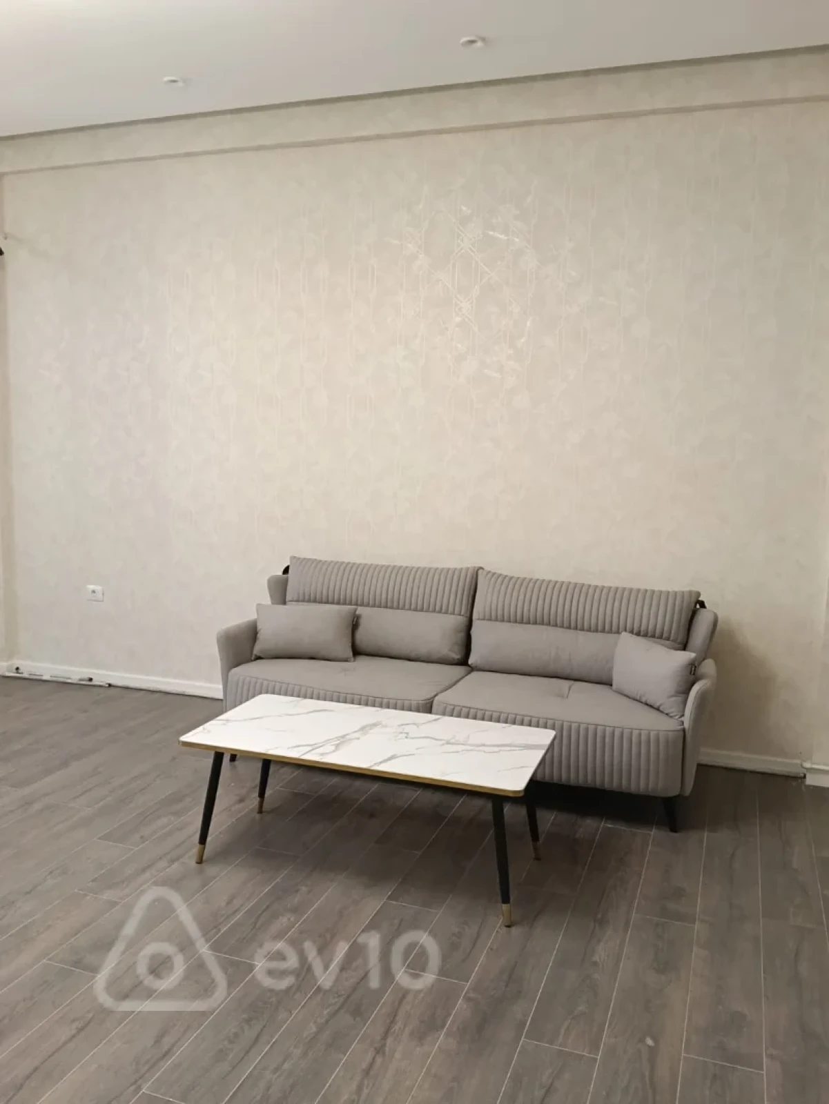 Satılır 2 otaqlı yeni tikili 82 m²