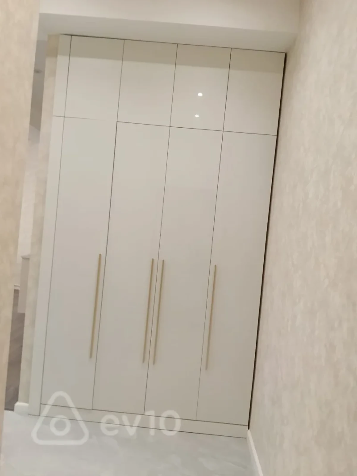 Satılır 2 otaqlı yeni tikili 82 m²