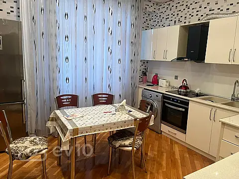 Kirayə verilir 2 otaqlı yeni tikili 85 m²