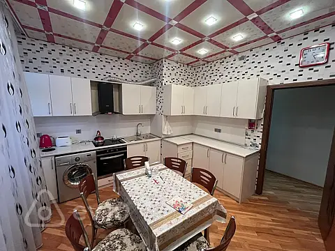 Kirayə verilir 2 otaqlı yeni tikili 85 m²