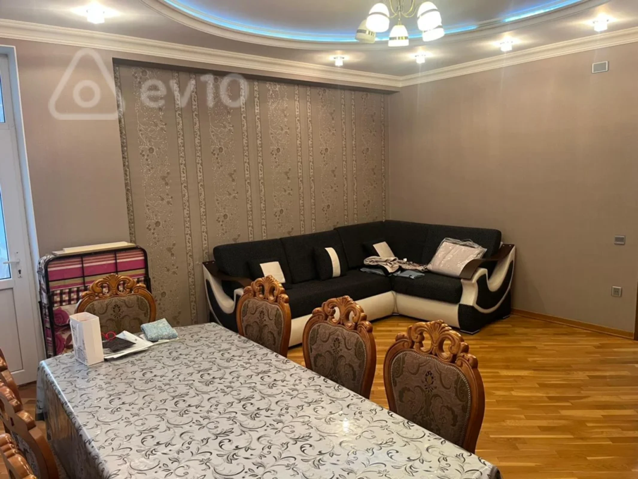 Kirayə verilir 2 otaqlı yeni tikili 85 m²