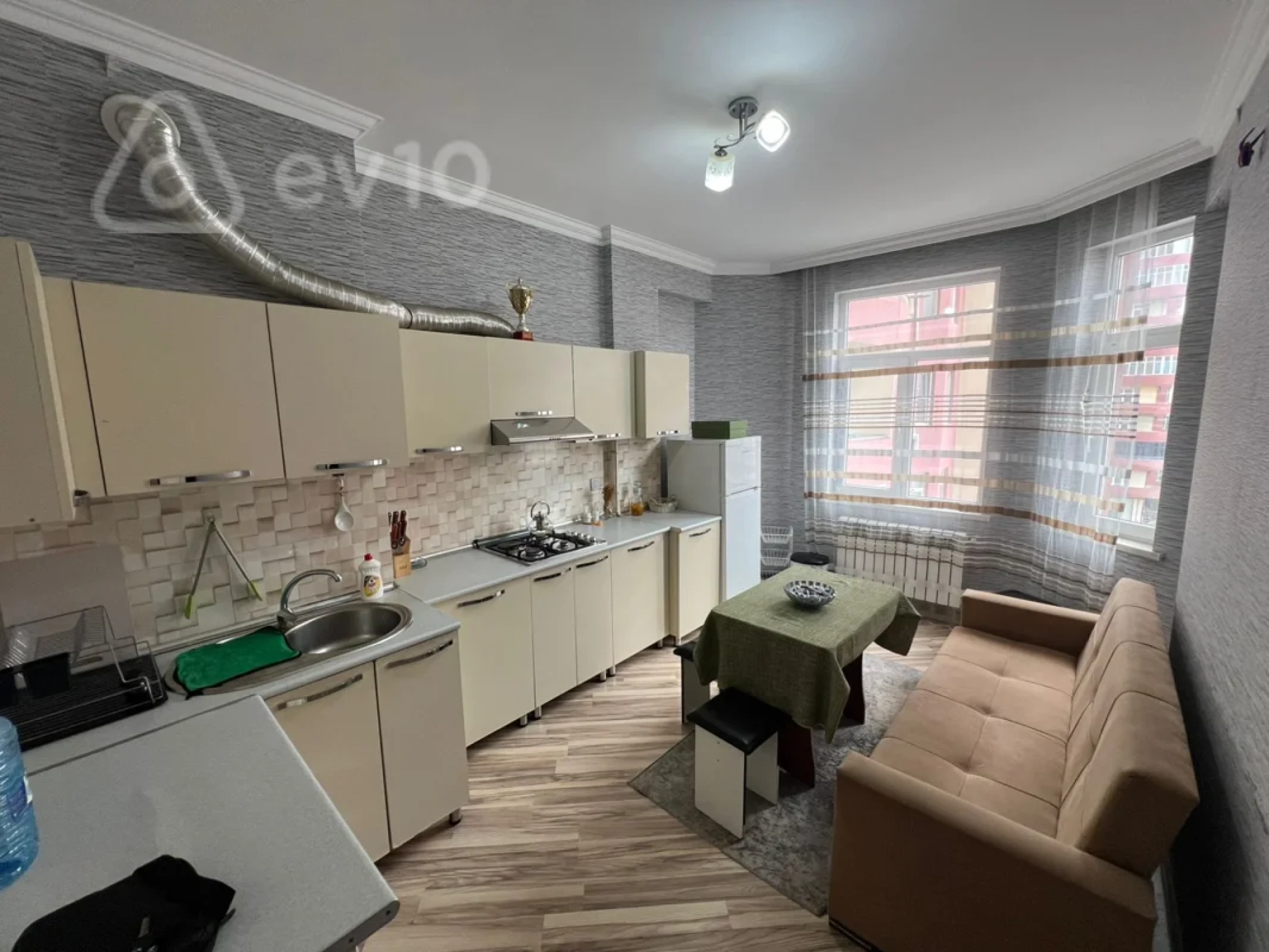 Kirayə verilir 1 otaqlı yeni tikili 86 m²