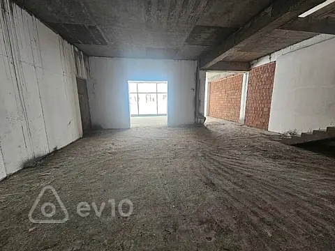 Satılır mənzil 280 m²