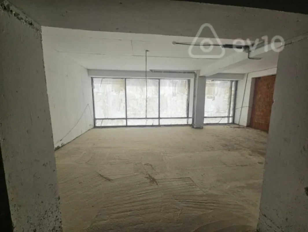 Satılır mənzil 280 m²