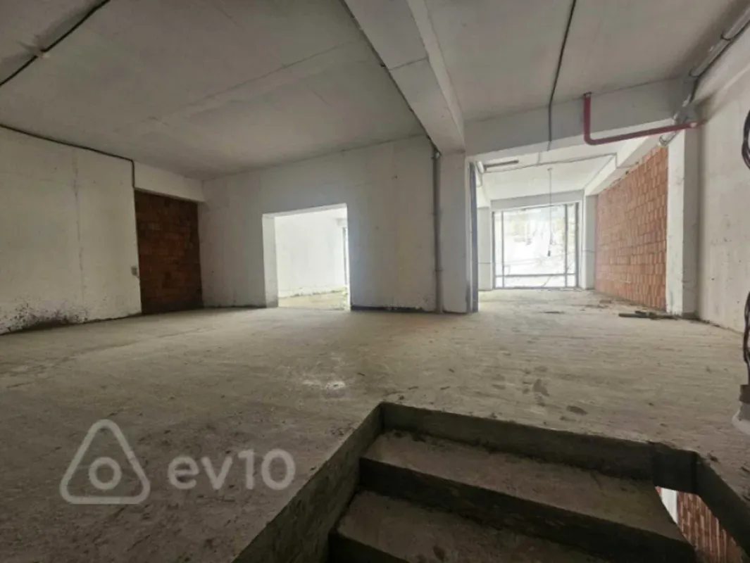 Satılır mənzil 280 m²