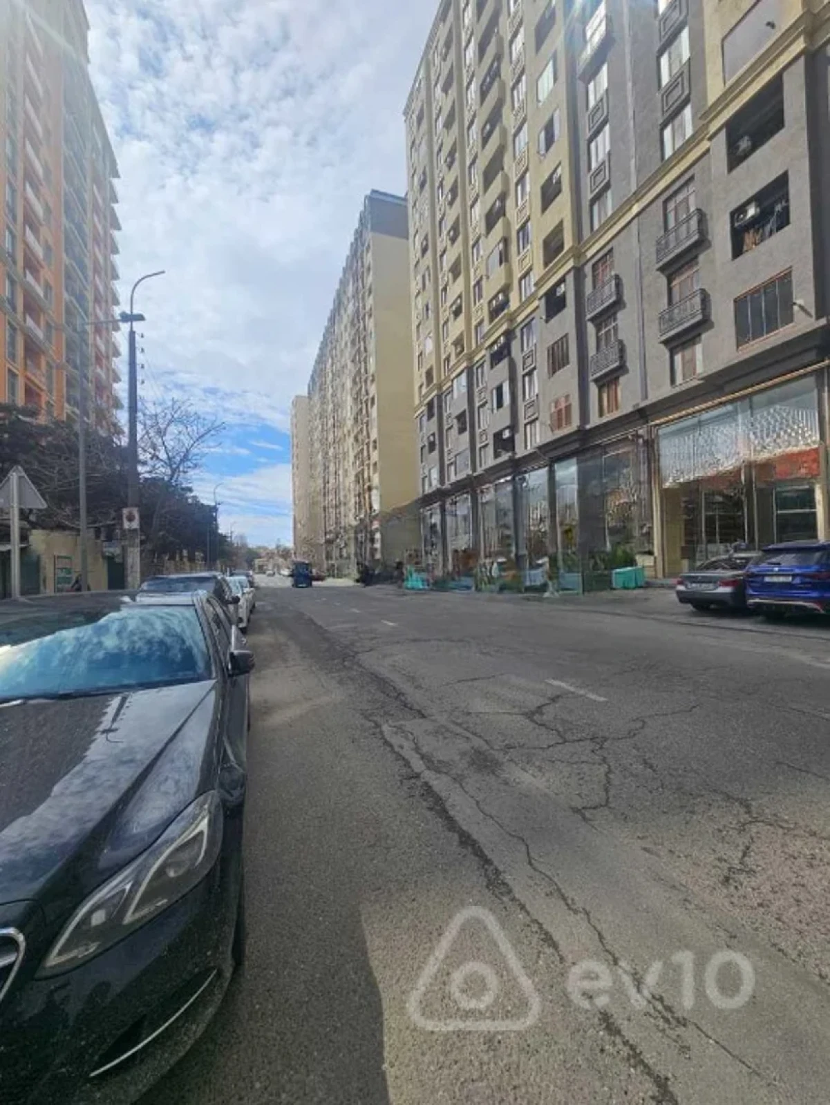 Satılır mənzil 280 m²