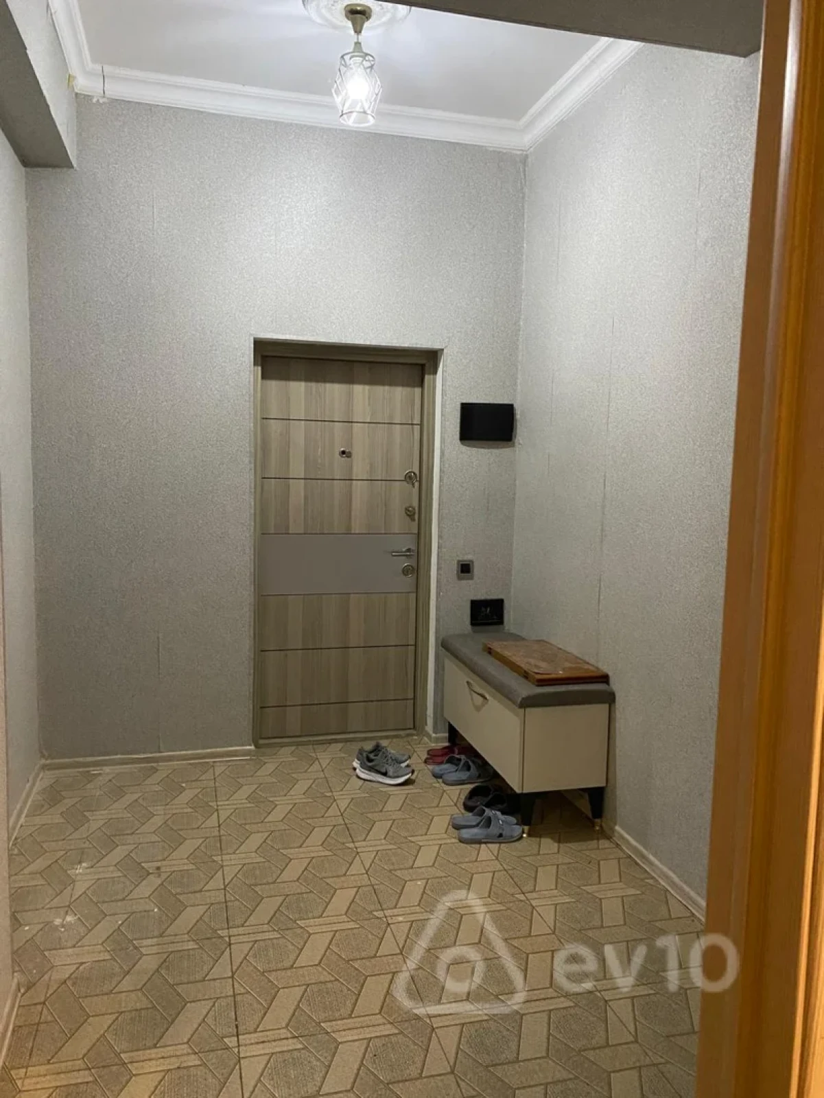 Kirayə verilir 3 otaqlı yeni tikili 70 m²