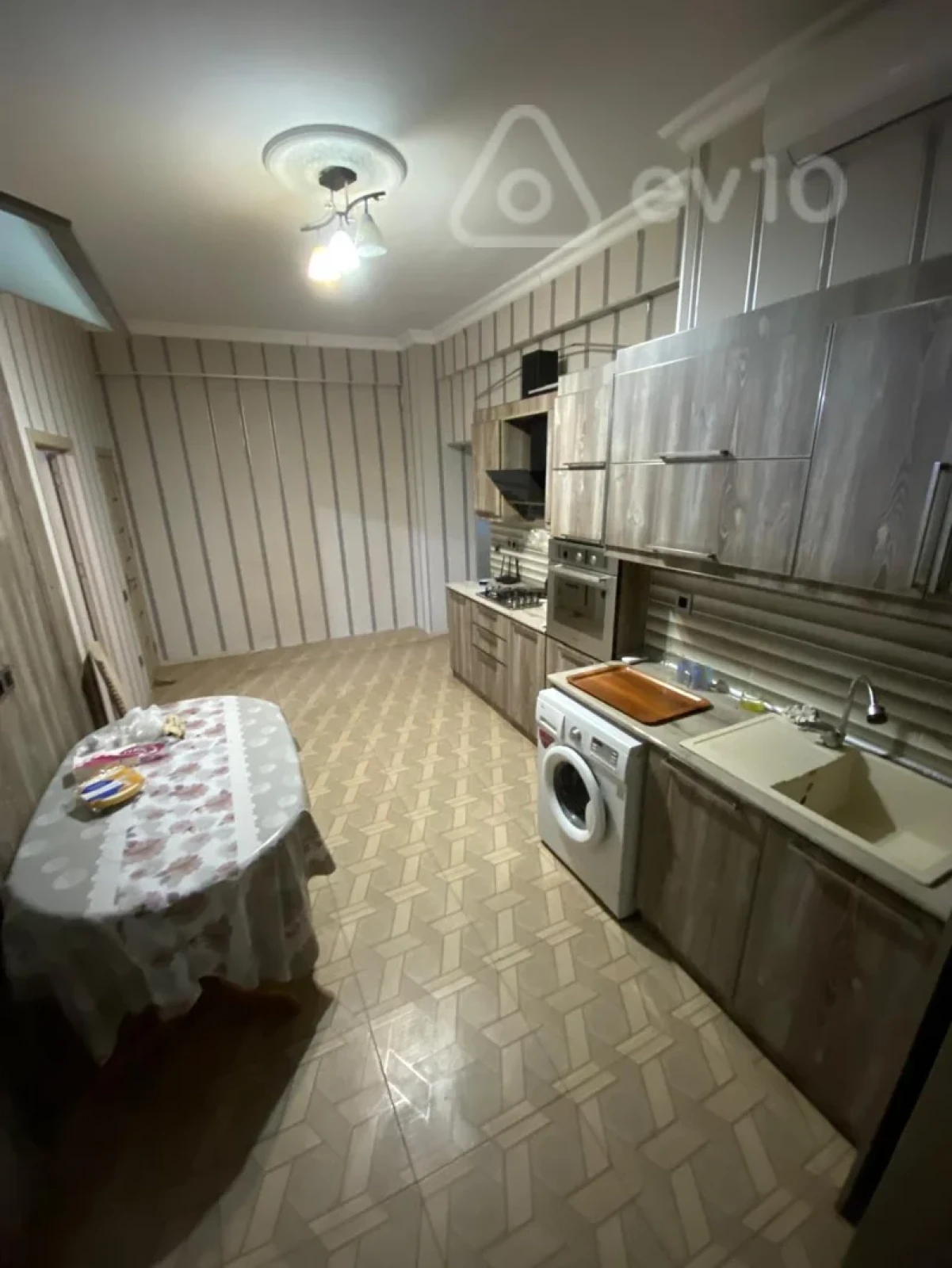 Kirayə verilir 3 otaqlı yeni tikili 70 m²