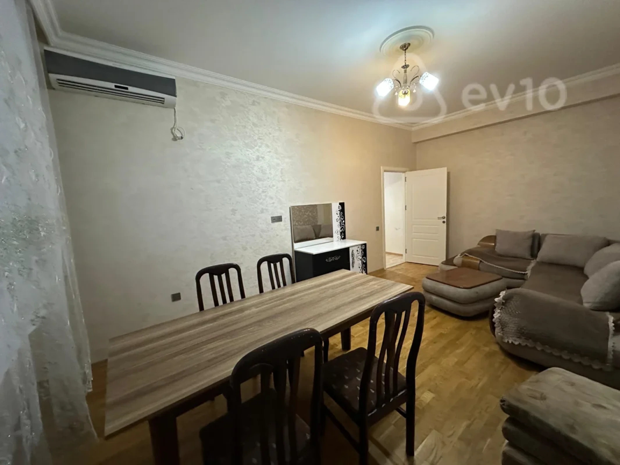 Kirayə verilir 2 otaqlı yeni tikili 65 m²